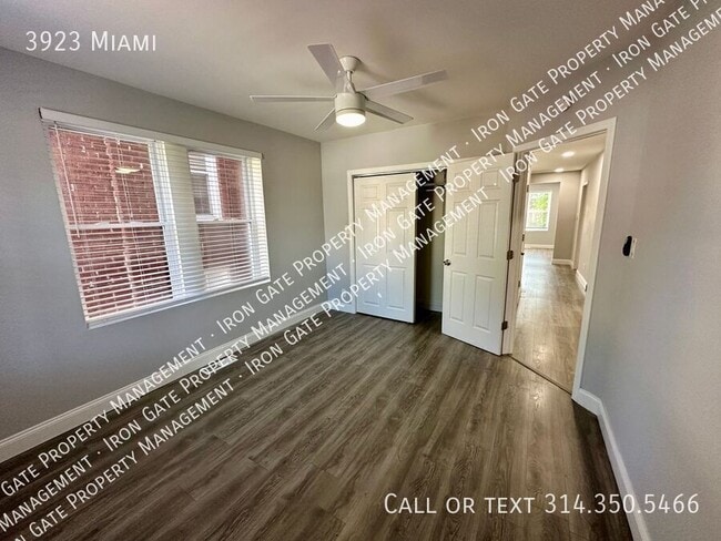 Building Photo - 3923 Miami-