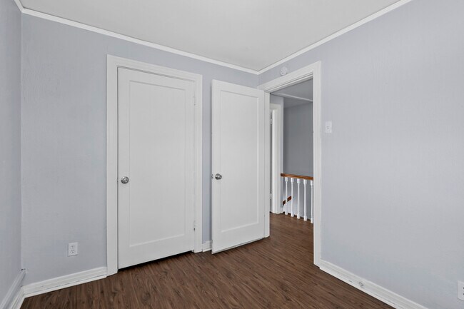 Building Photo - 307 W Morton St