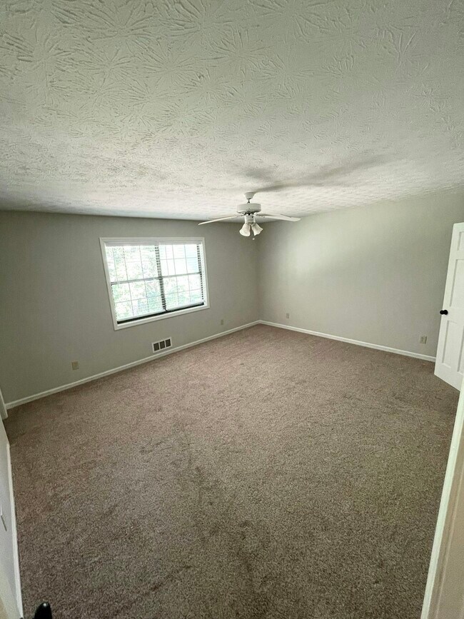 Building Photo - 2021 Sunsweet Ct NE
