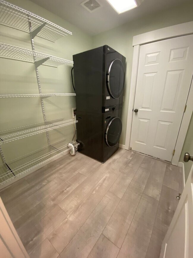 Building Photo - lot165