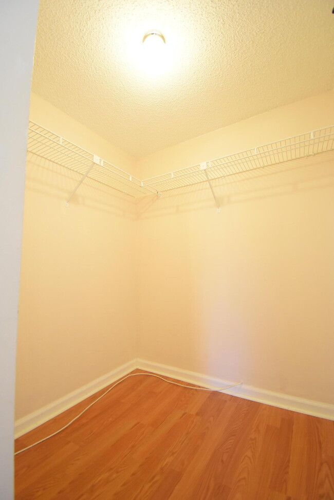 Building Photo - 3130 Millwood Terrace