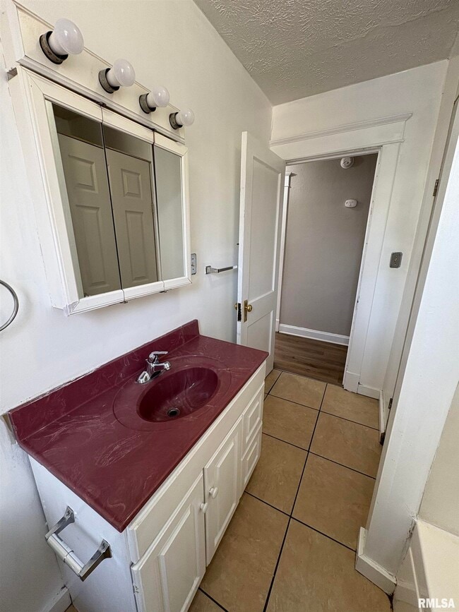 Building Photo - 2403 N Peoria Ave