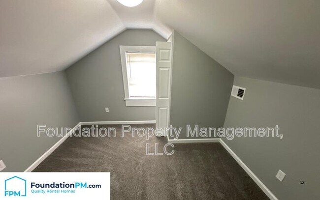 Building Photo - 778 N Merton St