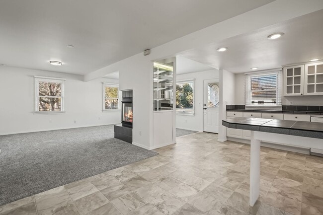 Building Photo - 3bd/2ba with Great Boise Location on Large Corner Lot