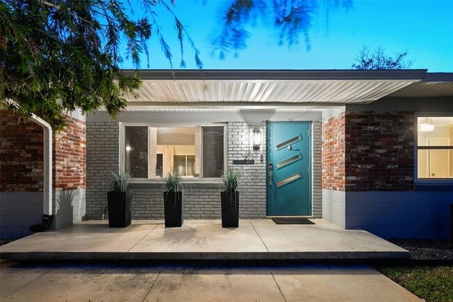 Building Photo - 222 N Clearview Ave