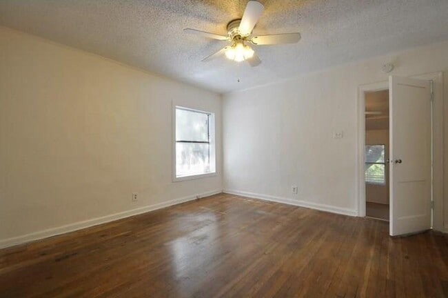 Building Photo - 911 Duncan Ln