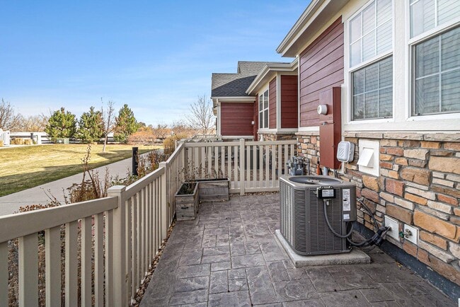 Building Photo - 221 Jackson Dr