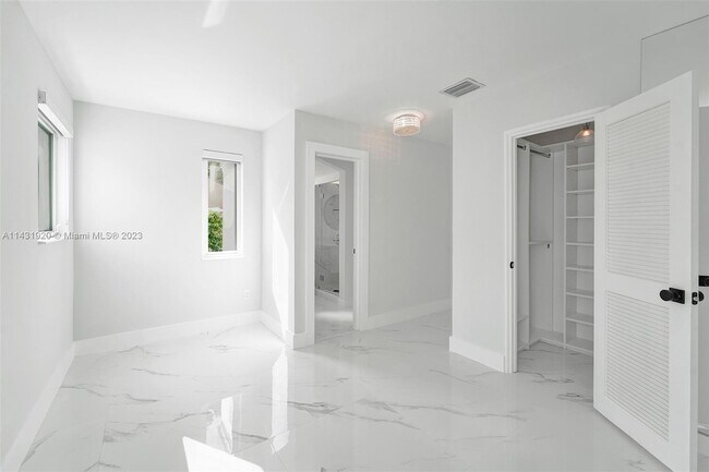 Building Photo - 4717 Alton Rd