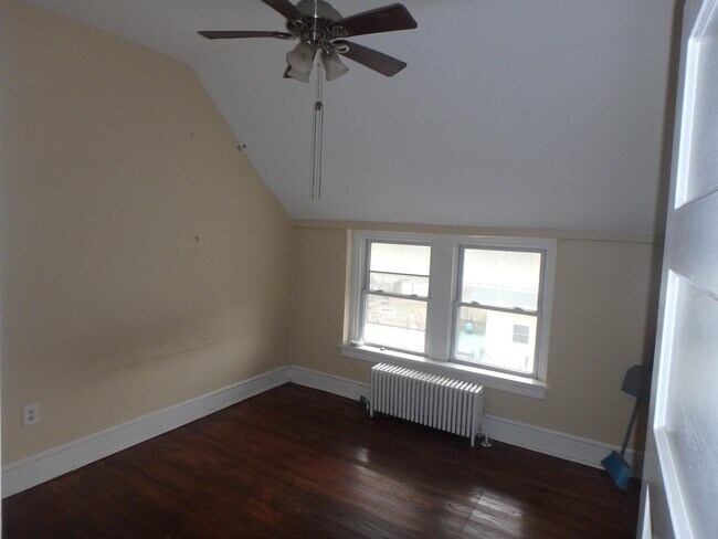 Building Photo - 20 Glenrich Ave