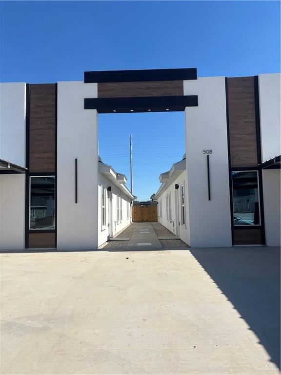 Building Photo - 20 Emerald N Ave