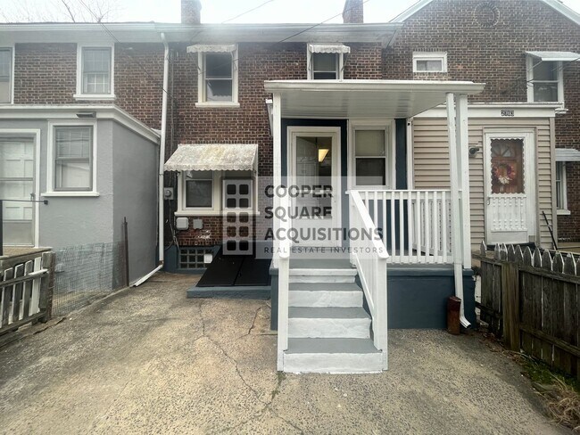 Building Photo - Newly Renovated 3 Bed/1 Bath home in Fairview!