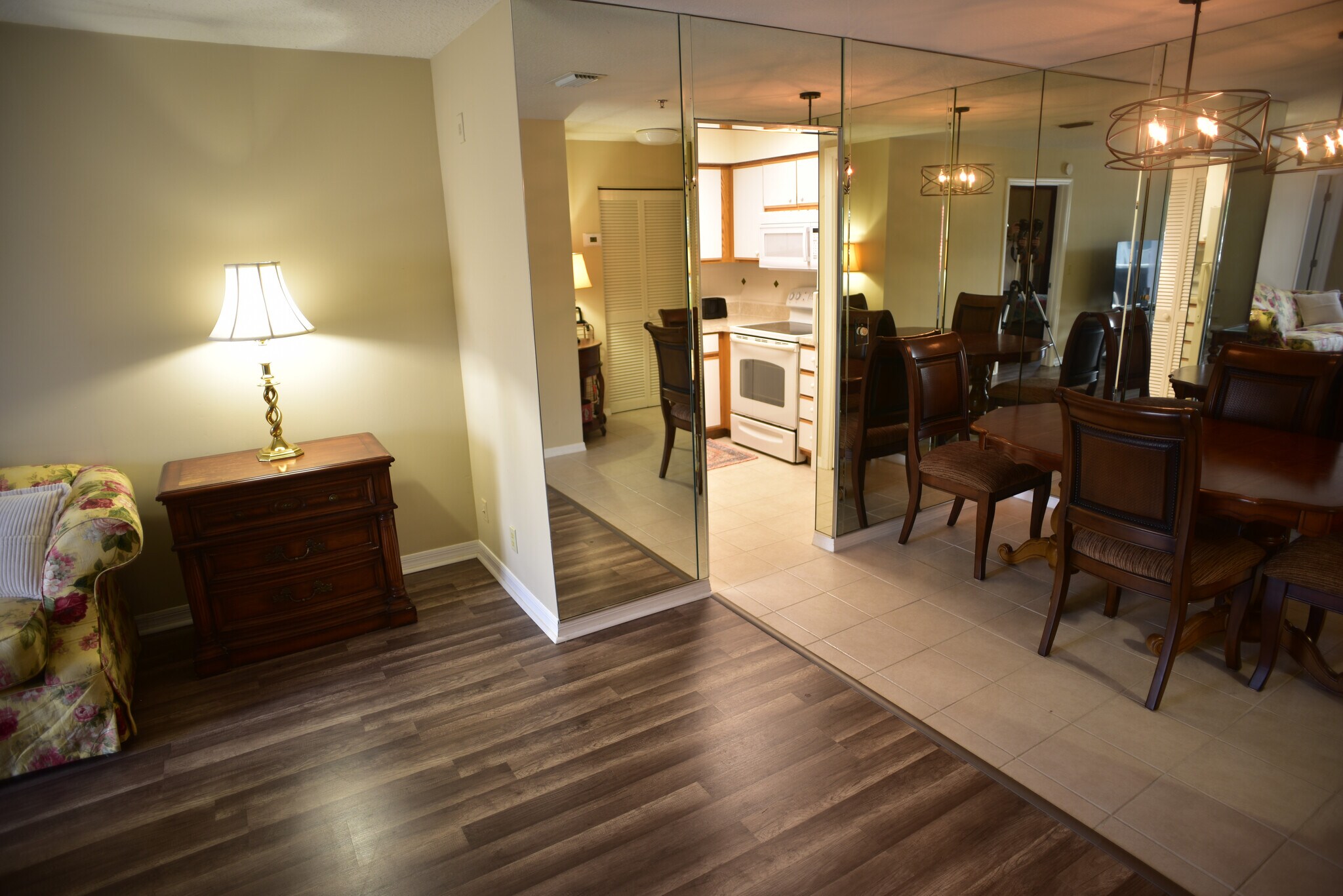 Kitchen Entrance - 950 S Kanner Hwy