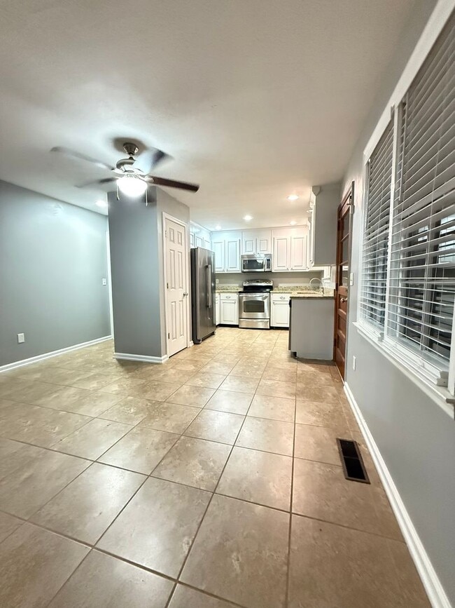 Building Photo - Charming 4-Bedroom Brick Ranch in Historic...