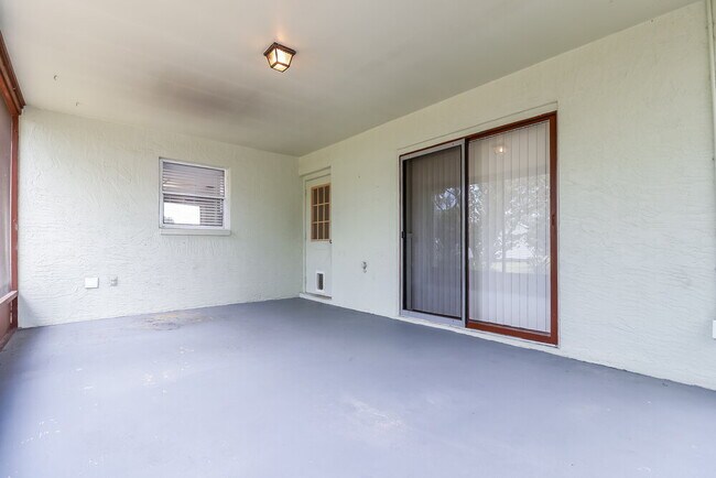 Building Photo - 5113 Gardendale Ln