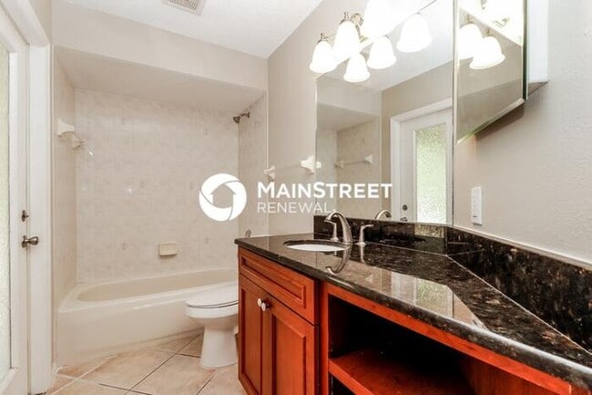Building Photo - 4 Bedroom Pet-Friendly Home in SPRING HILL...