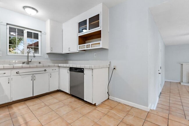 Building Photo - Move In NOW! Beautiful Davis Home Near UC Davis | Bright Open Layout + Private Backyard