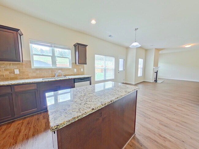 Building Photo - 156 Sims Ct
