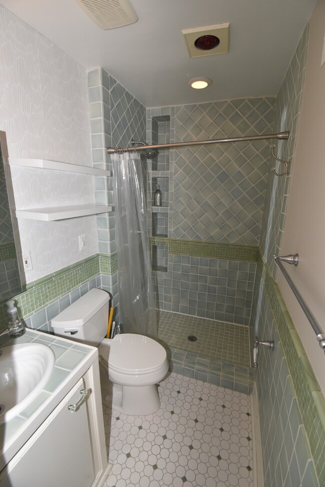 Building Photo - Bashford Lane Cluster