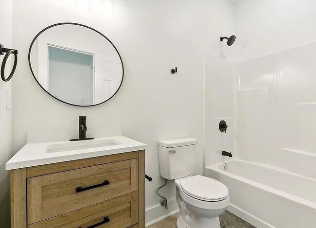 Building Photo - 310 Reiss Pl