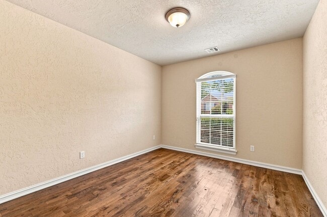 Building Photo - 10724 Masters Cir