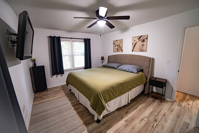 Building Photo - 369 Crane Dr