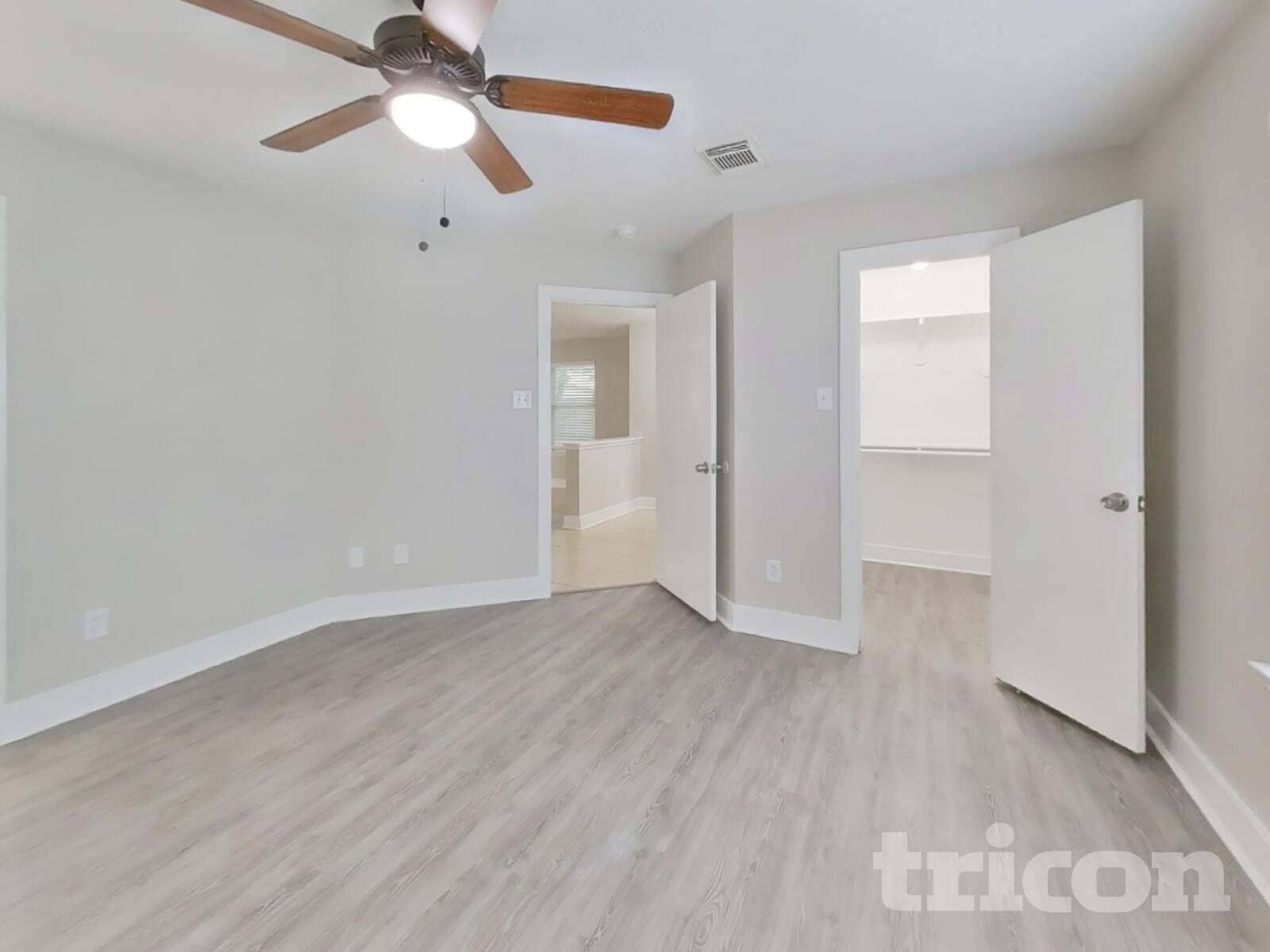 Building Photo - 18167 Woodsdale Ct
