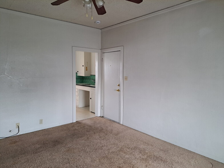 Living room - 1309 K St