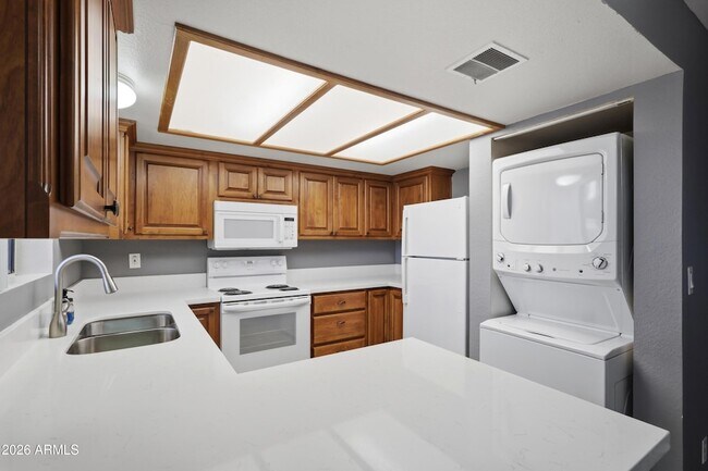 Building Photo - 3635 N 37th St