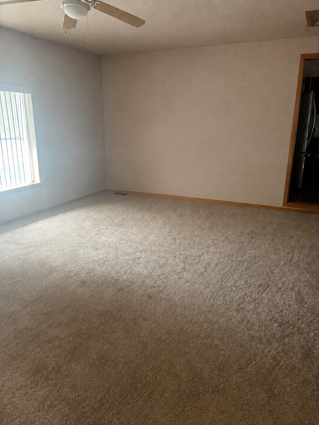 Building Photo - 2137 S Belair Dr