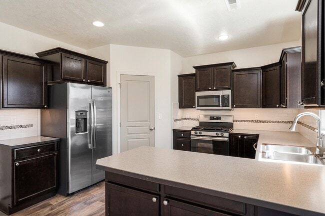 Building Photo - 3616 SW Pumice Stone Ave