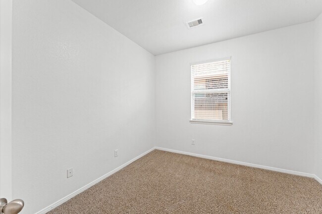 Building Photo - 5610 Glenfield Spring Ln