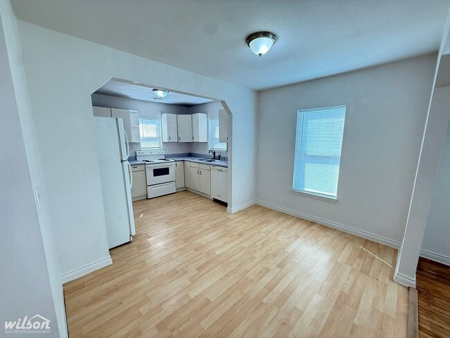 Building Photo - Spacious 3bd | 1ba House near Nob Hill Elementary School!