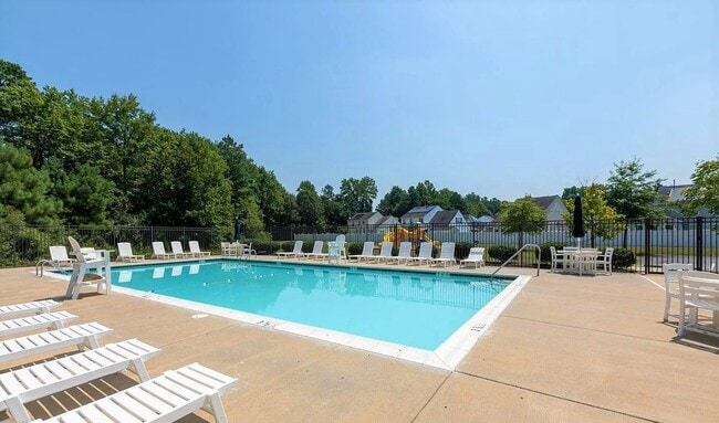 Building Photo - 1901 Blue Heron Dr