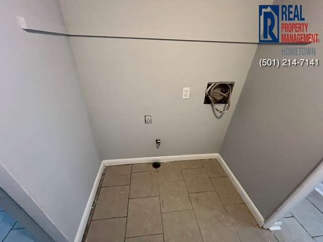 Building Photo - 2714 John Ashley Dr