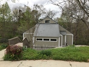 Building Photo - 2208 Mountain View Rd