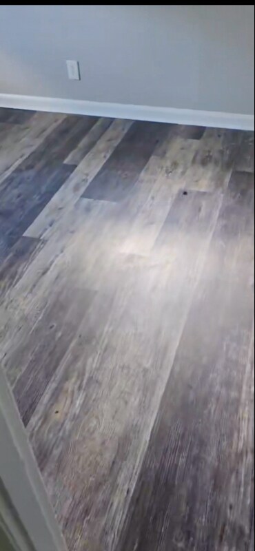 Building Photo - 4970 Gardiner Dr