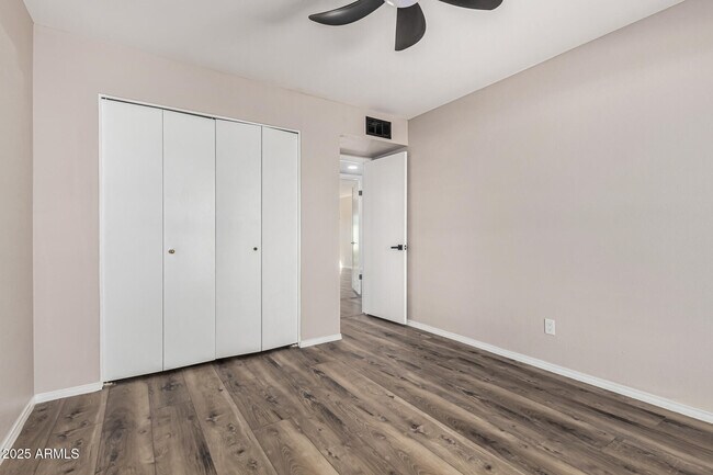 Building Photo - 10838 N 32nd Ln