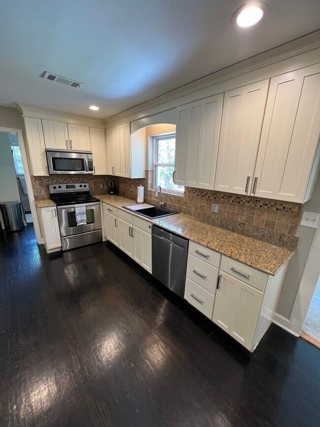 Building Photo - Splendid 3 Bed/2 Bath Home in North Pensacola