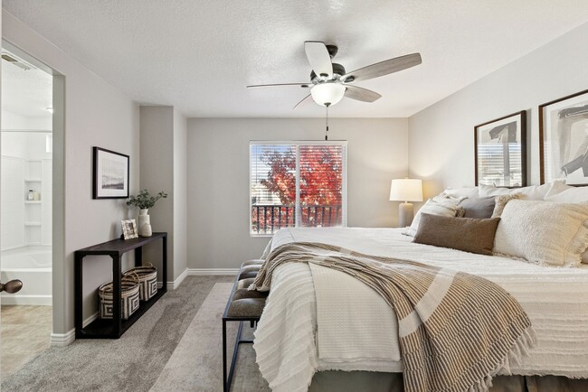 Building Photo - 14074 S Julien Cove