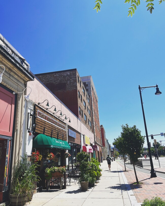 Building Photo - 1039 Commonwealth Ave