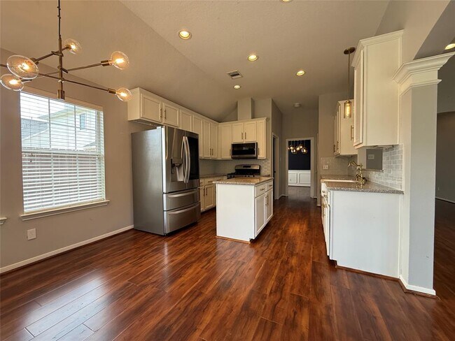 Building Photo - 2310 Megellan Point Ln
