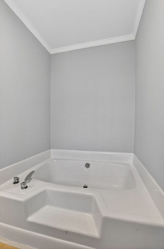 Building Photo - Beautiful 3/2 Available in the Heart of Boynton