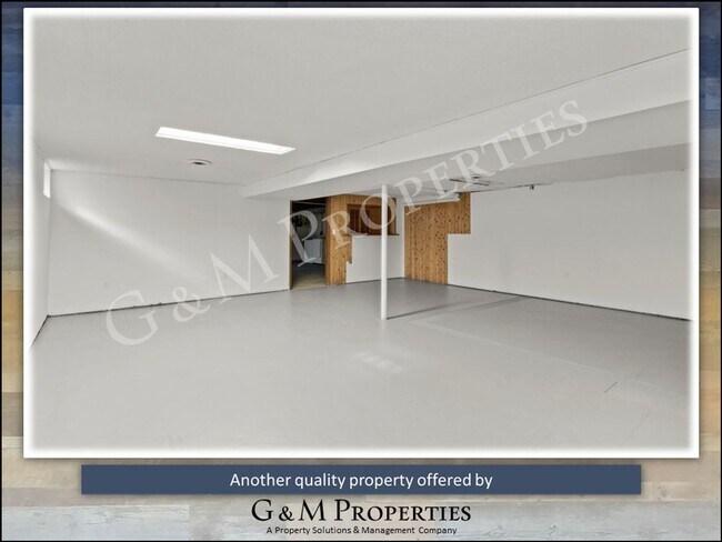 Building Photo - Rarely Available 3-Bedroom Rental - Fairport Schools!!