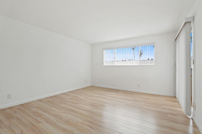 Building Photo - 519 Idaho Ave