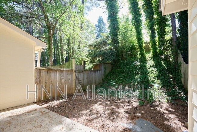 Building Photo - 5646 Executive Way