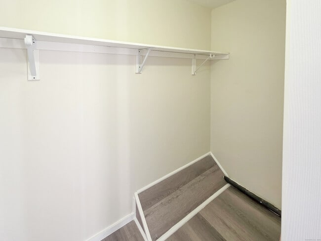 Building Photo - 7 Dally Farm Rd