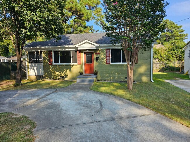 Building Photo - 802 S Kilbourne Rd