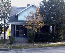 Building Photo - College Avenue, West-626