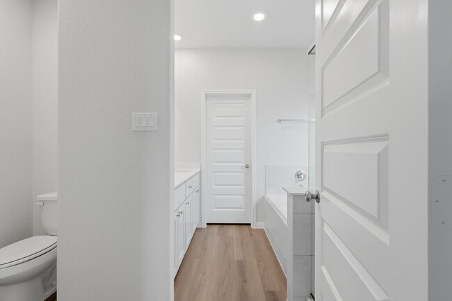 Building Photo - 1360 Mount Blanc Path
