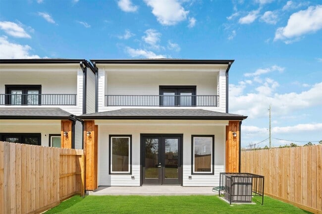 Building Photo - 3504 Caplin St